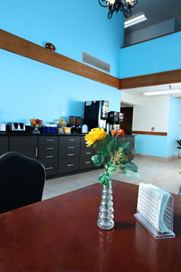 Coratel Inn & Suites By Jasper Newton Esterno foto