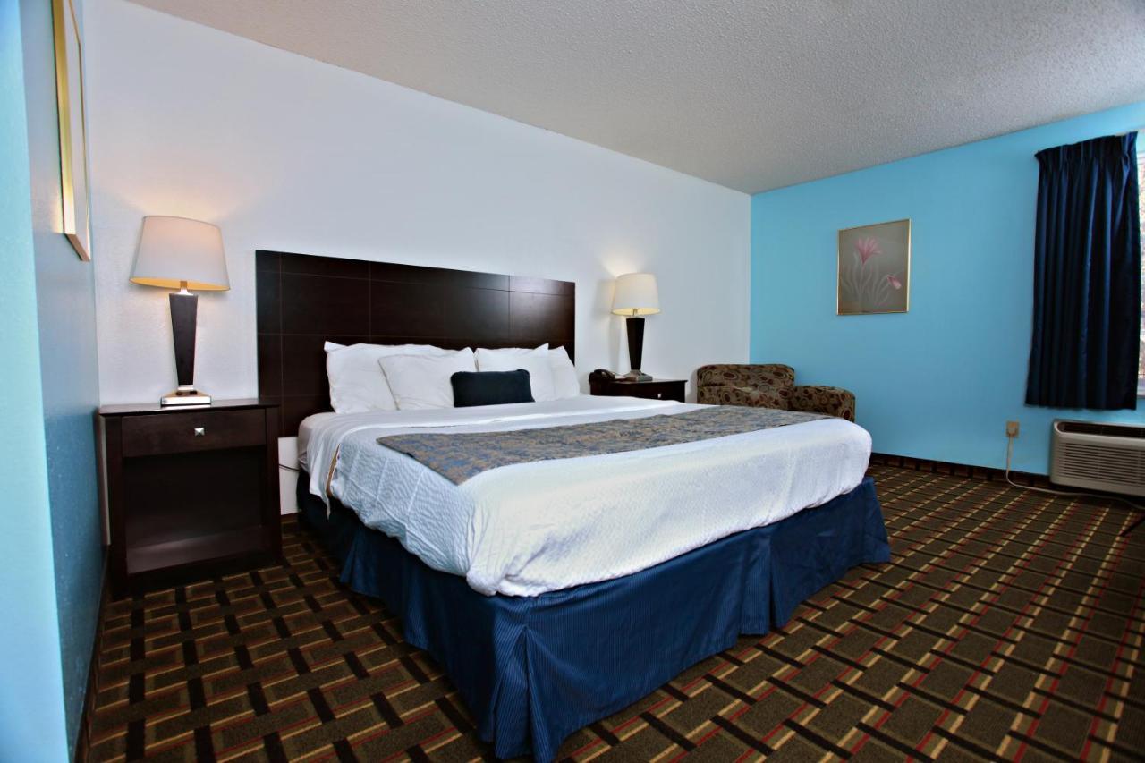 Coratel Inn & Suites By Jasper Newton Esterno foto