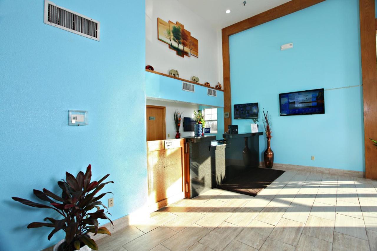 Coratel Inn & Suites By Jasper Newton Esterno foto